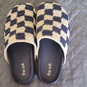 The Sak Navy and Cream Checkered Clogs/Mules